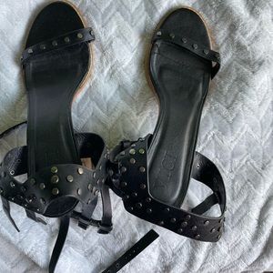 Small heeled sandals